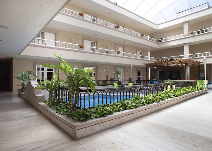 Best Western PLUS Monterrey Colón
